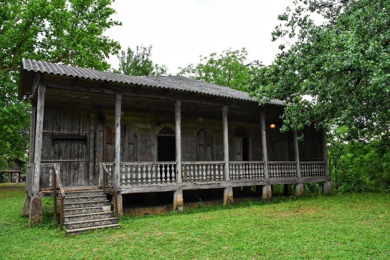 კუხალეიშვილების საგვარეულო ოდა