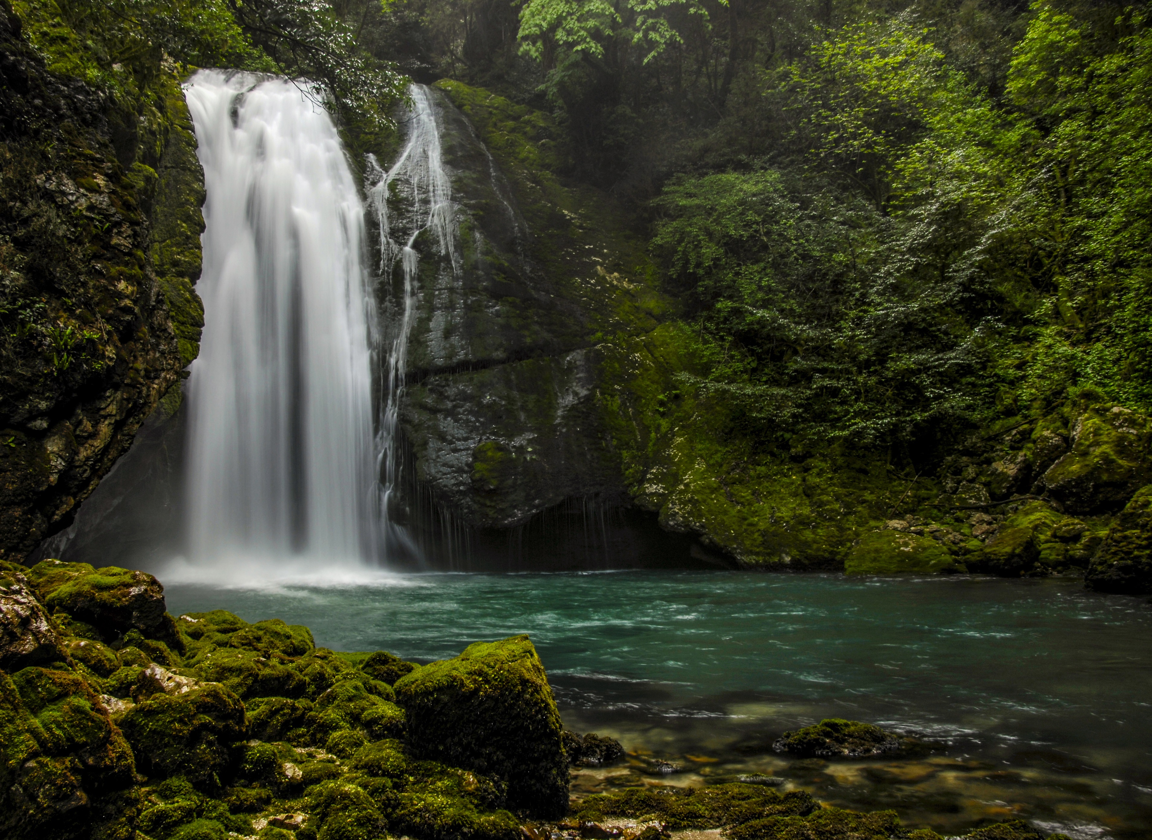 Hike to Intsra Waterfall